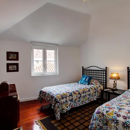 Great Duplex In Alfama דירה *