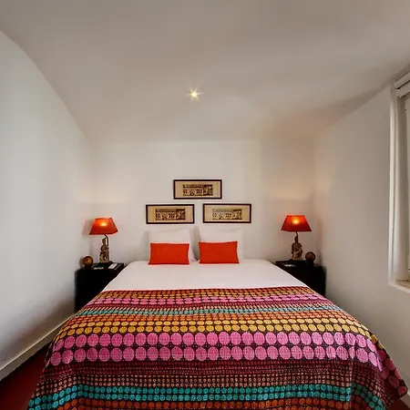 Great Duplex In Alfama *