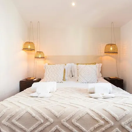 Apartment Great Duplex In Alfama With Ac