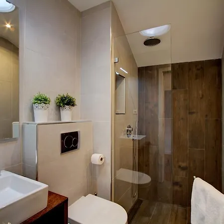 阿尔法玛格雷特复式公寓 *